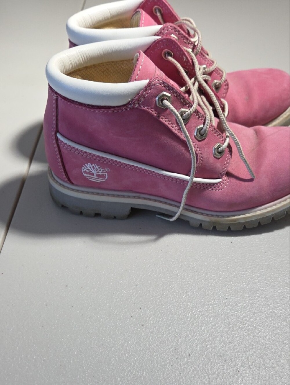 Timberland Pink Nubuck Lace-Up Ankle Boots with White Collar - Picture 4 of 8